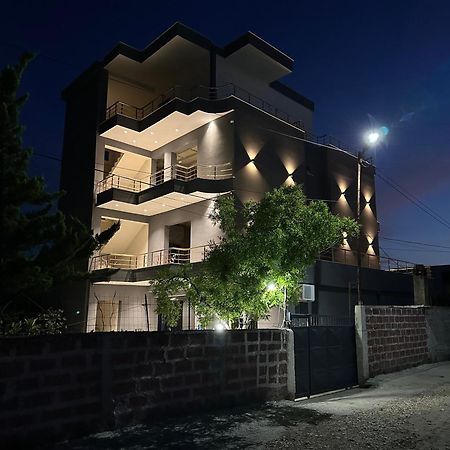 Mico'S Apartments Vlorë Buitenkant foto