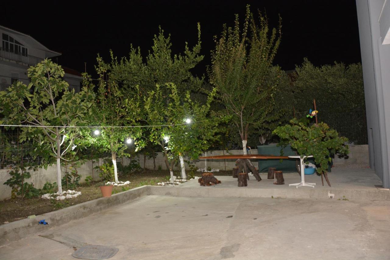 Mico'S Apartments Vlorë Buitenkant foto