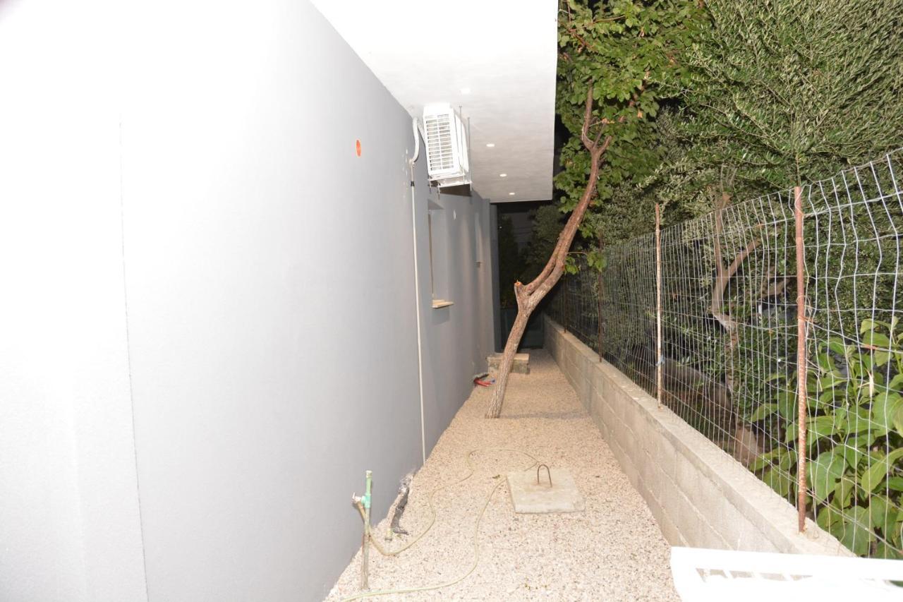 Mico'S Apartments Vlorë Buitenkant foto
