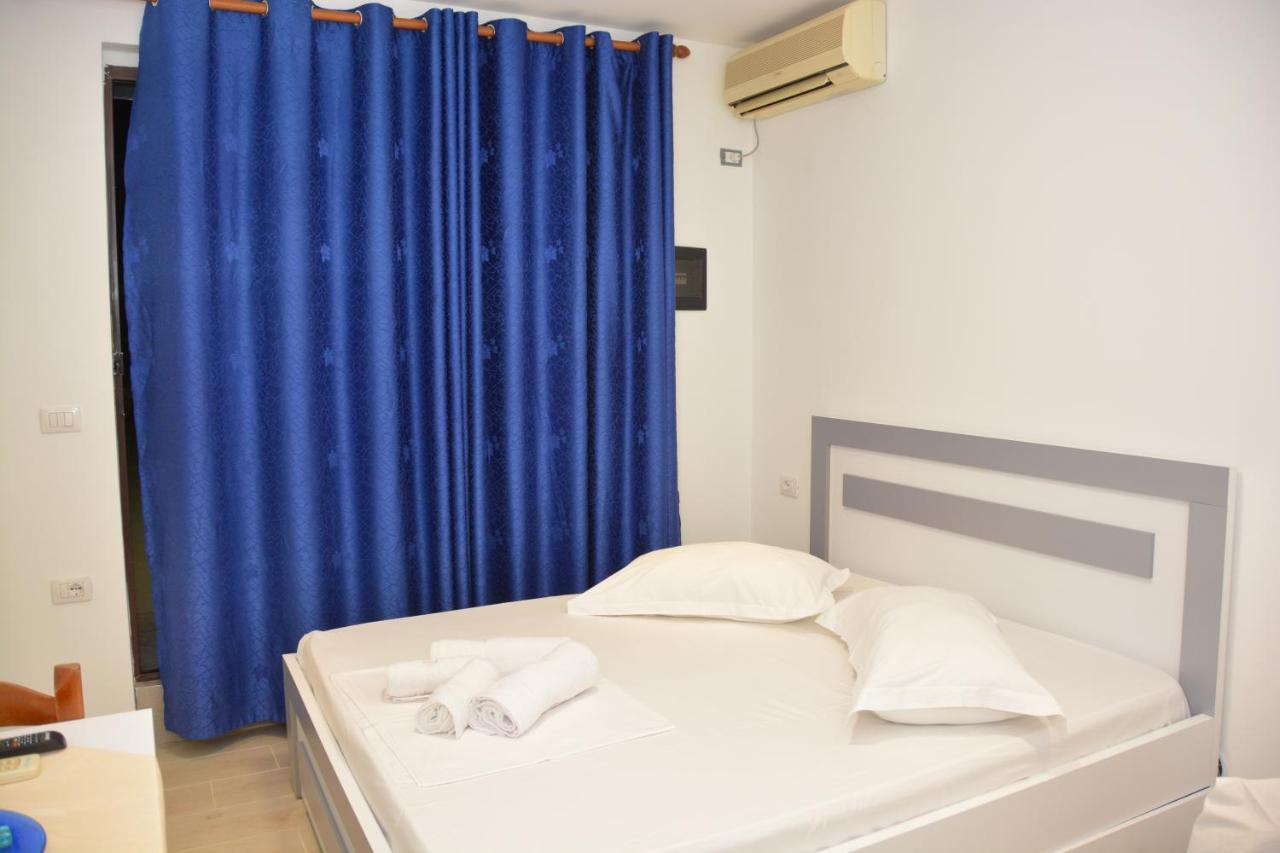 Mico'S Apartments Vlorë Buitenkant foto