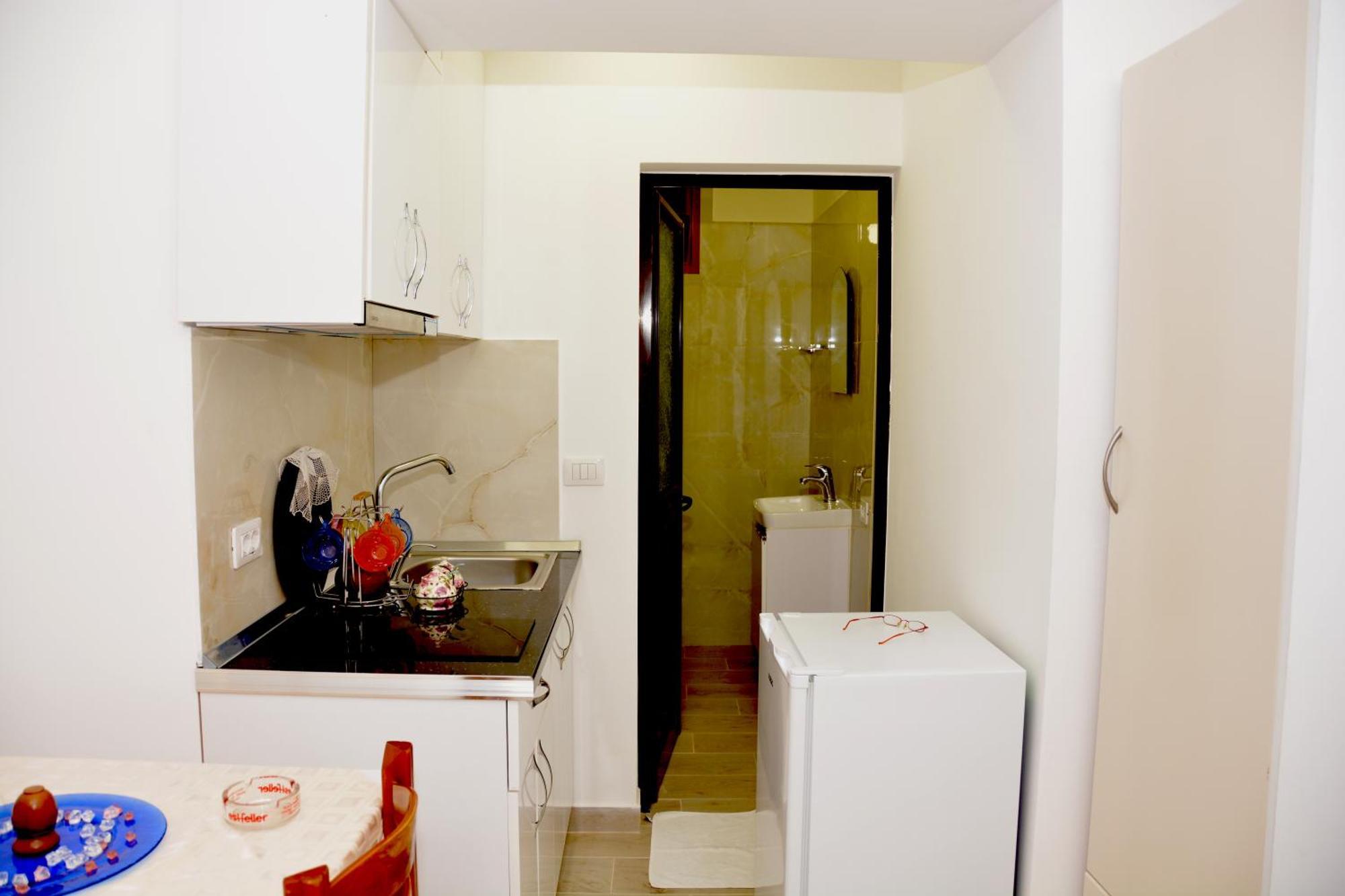 Mico'S Apartments Vlorë Buitenkant foto
